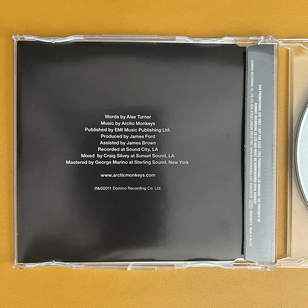 Arctic Monkeys - Don't Sit Down, 'Cause I've Moved Your Chair 3