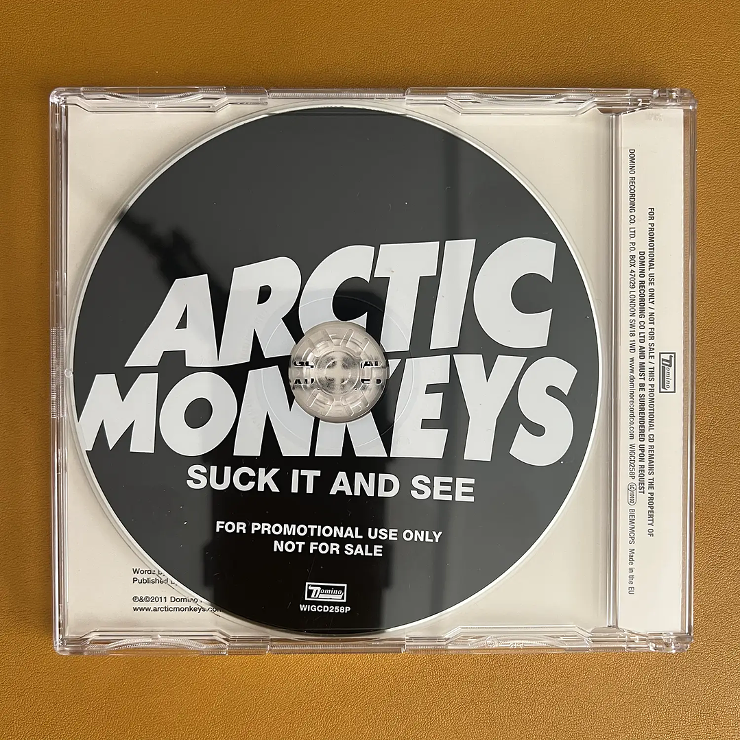 Arctic Monkeys - Suck It And See (Album, Promo) 2