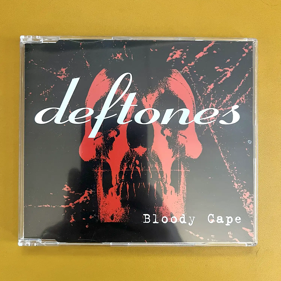 Deftones - Bloody Cape (Promo) 1