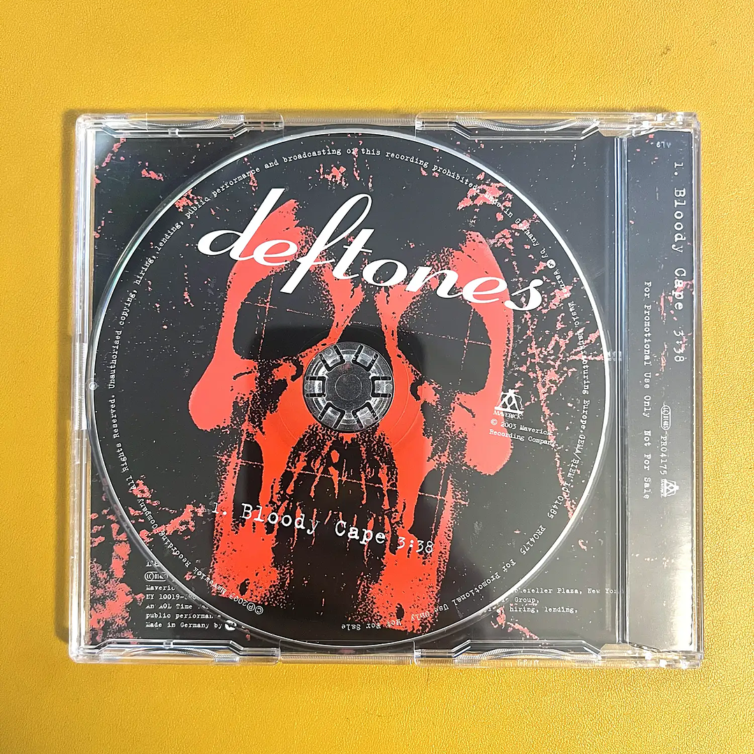 Deftones - Bloody Cape (Promo) 2