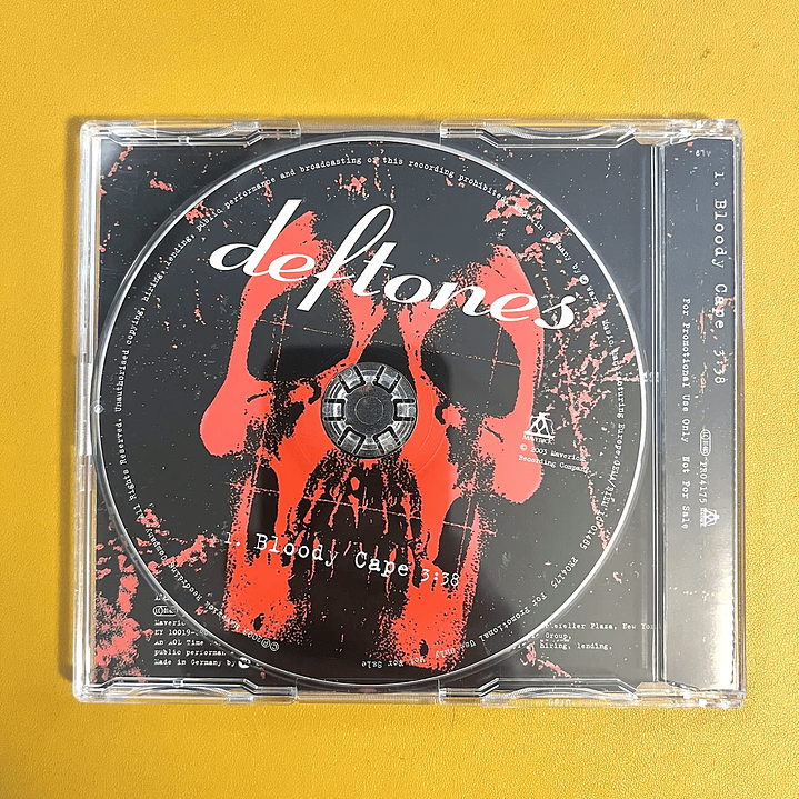 Deftones - Bloody Cape (Promo) 2