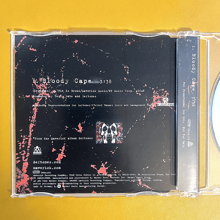 Deftones - Bloody Cape (Promo) 3