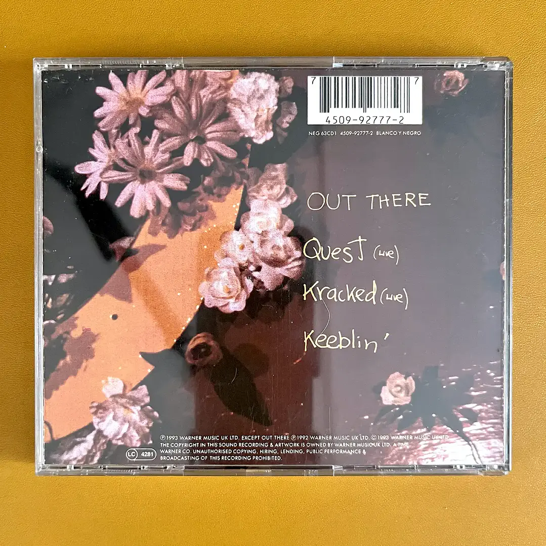 Dinosaur Jr - Out There (Ltd, Num, CD1) 2