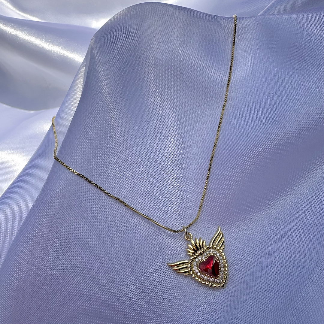 Cadena con corazon rojo con alas  2