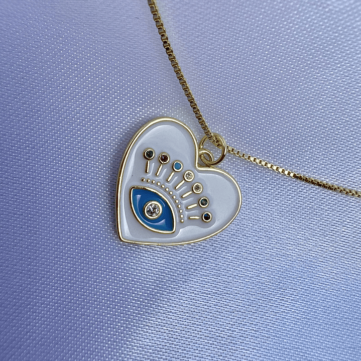 Cadena con corazón blanco y ojo turco 1