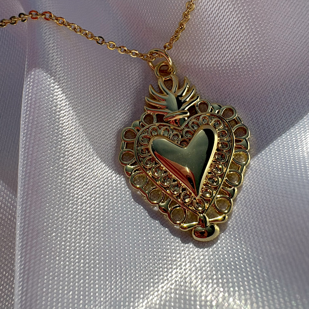 Cadena con corazon dorado 1