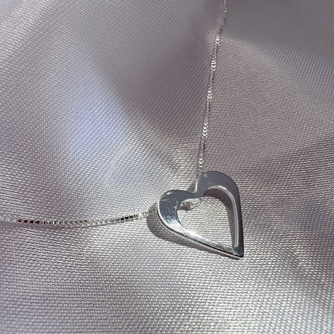 Cadena con corazon calado 2