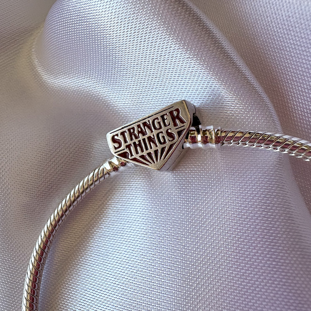 Pulsera Stranger Things 1