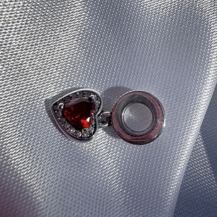 Charms Corazón rojo
