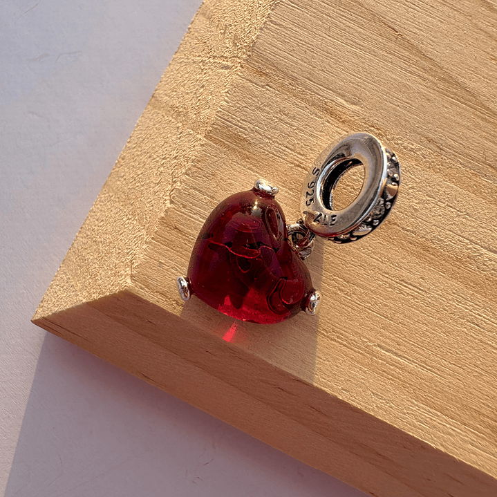 Charms corazón rojo 2