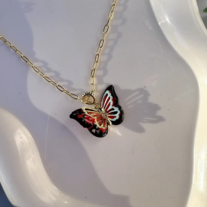 Cadena con Mariposa 1