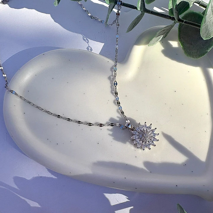 Cadena Flor gira brillo 2