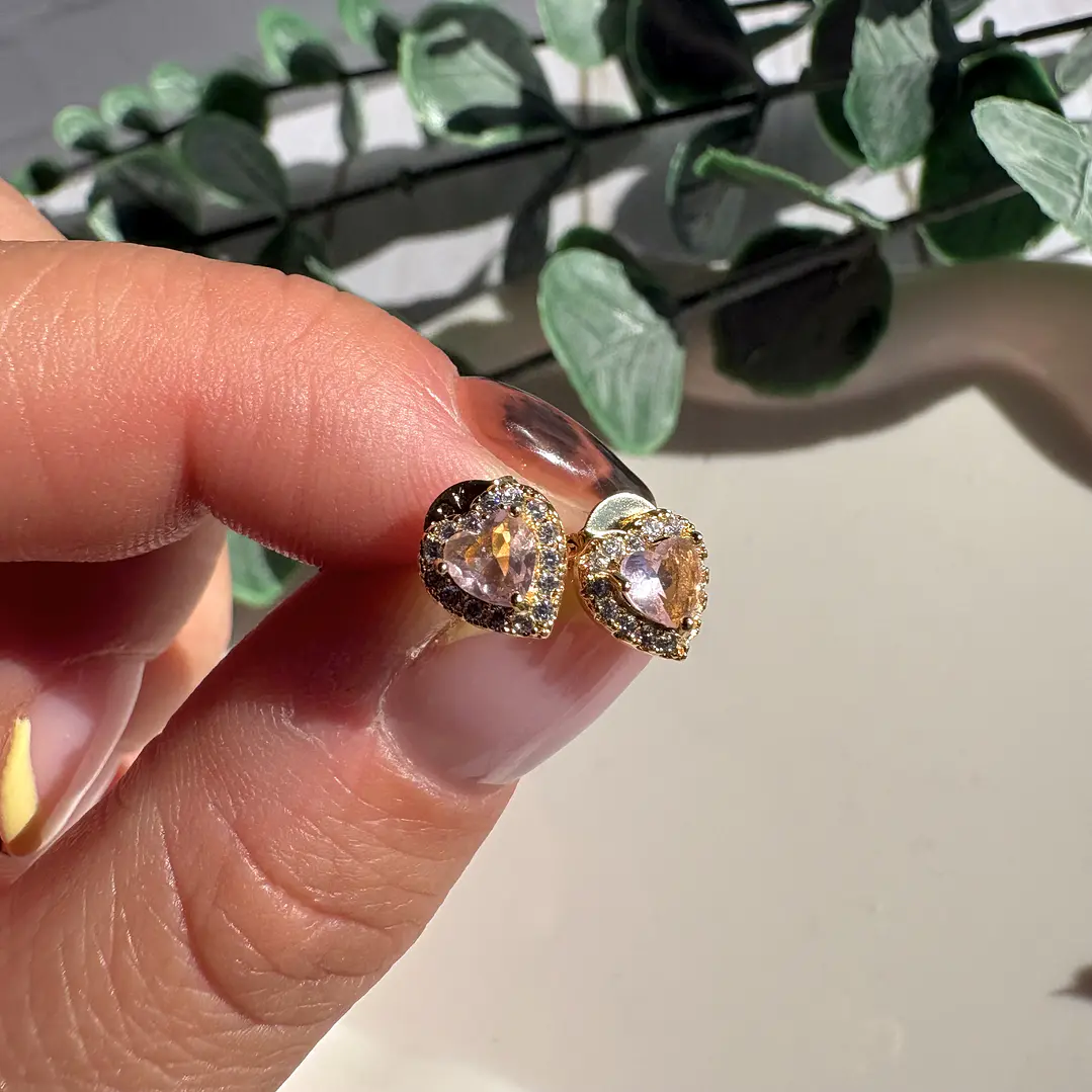 Aros Pink Heart Glow Studs 1