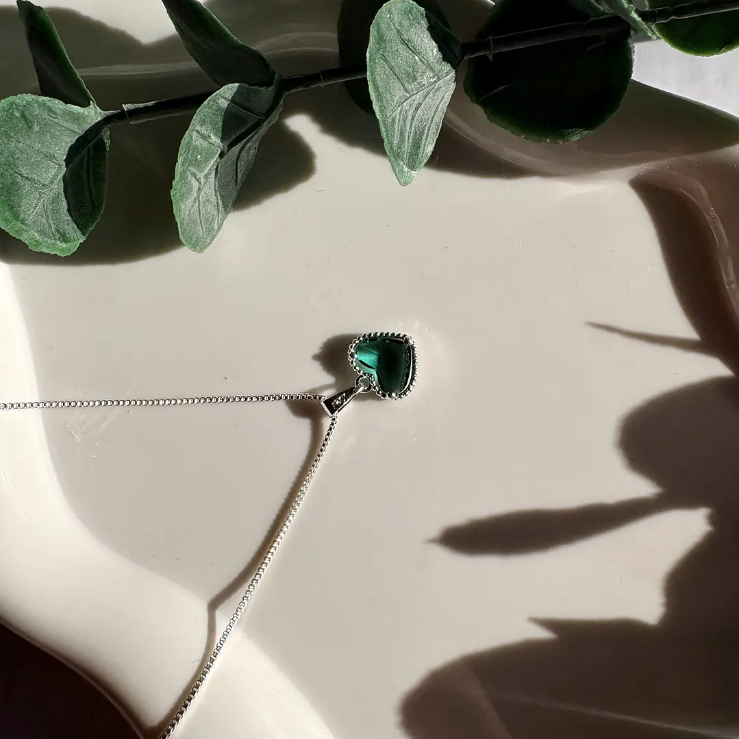 Cadena Corazón Esmeralda Mini Glow  1