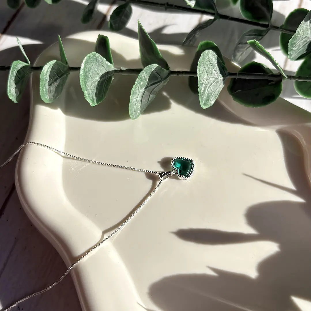 Cadena Corazón Esmeralda Mini Glow  2