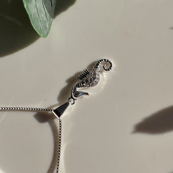 Cadena Caballito de Mar Glow 2