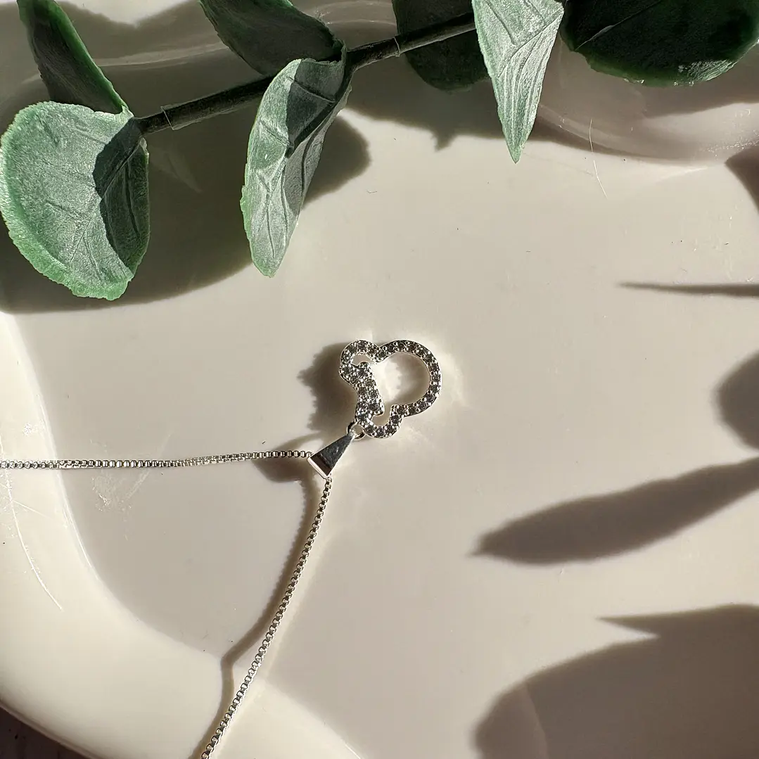 Cadena Minnie Glow 2