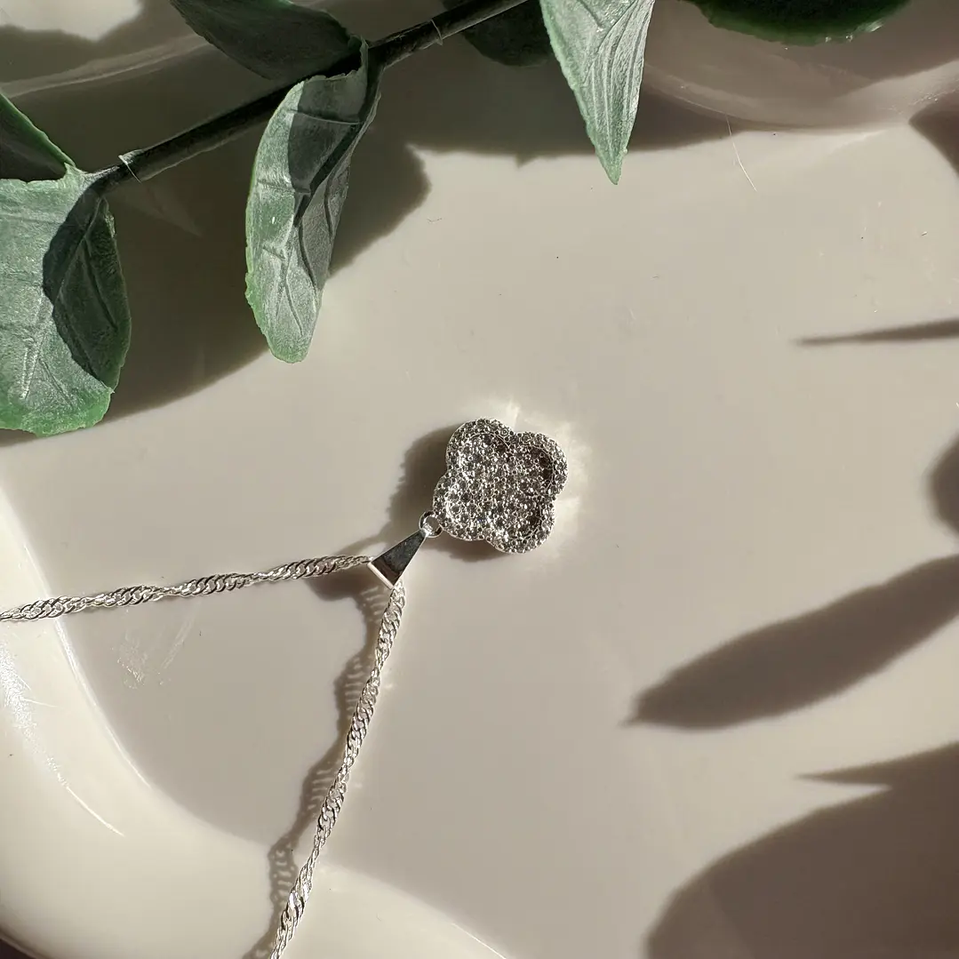 Cadena Flor Radiante Glow  2