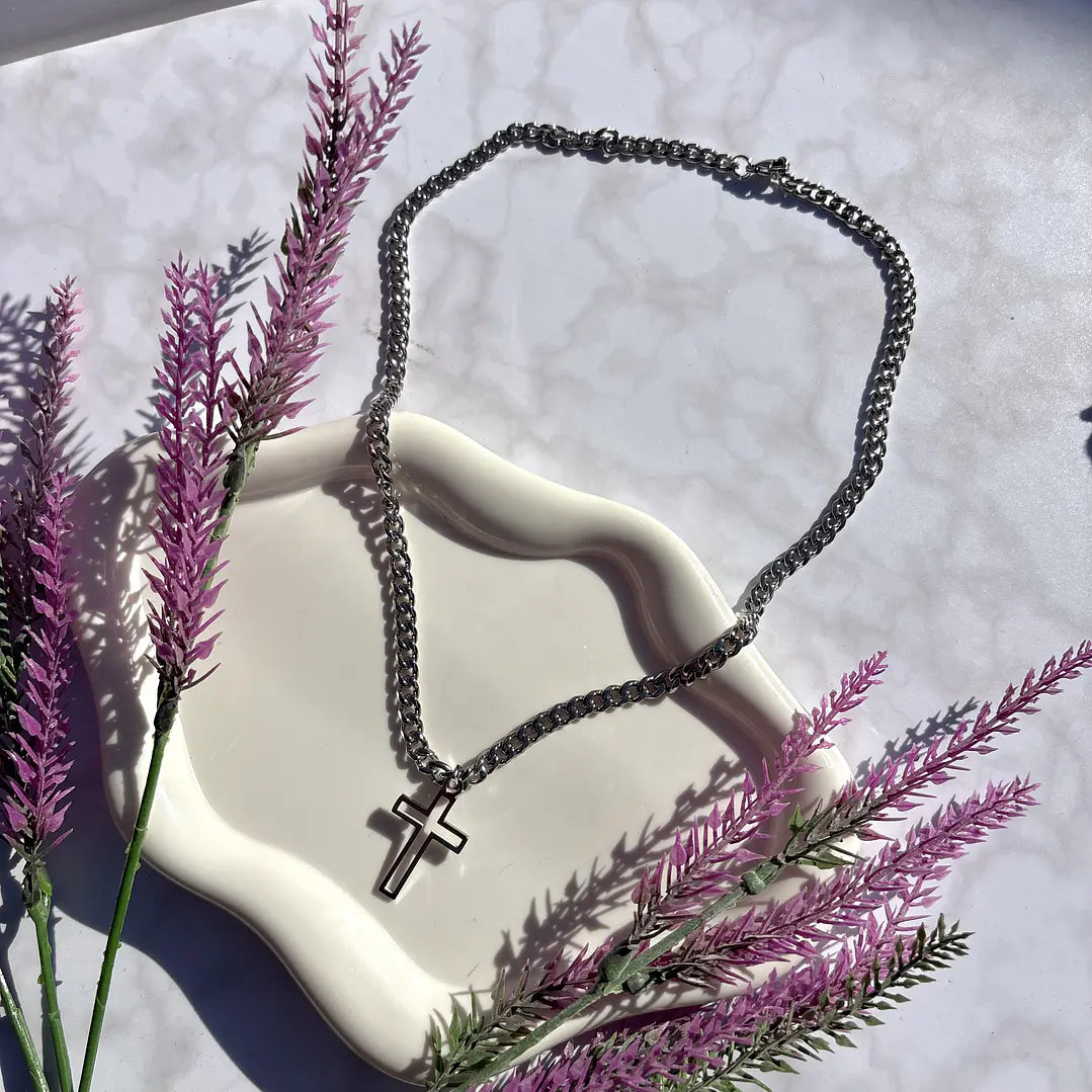 Collar Cruz Eterna Plateado 2