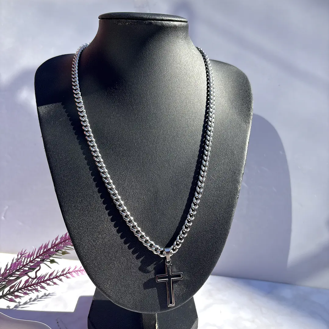 Collar Cruz Eterna Plateado 4