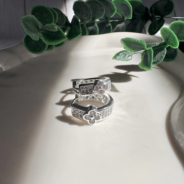 Argollas Flor de Cristal 1