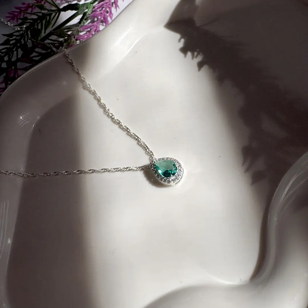 Cadena Gota Esmeralda 3