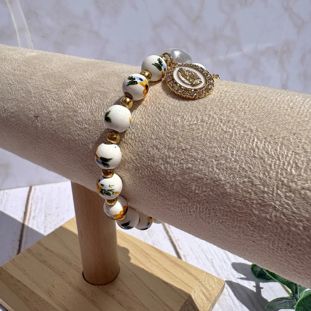 Pulsera Virgen de Guadalupe Floral 1