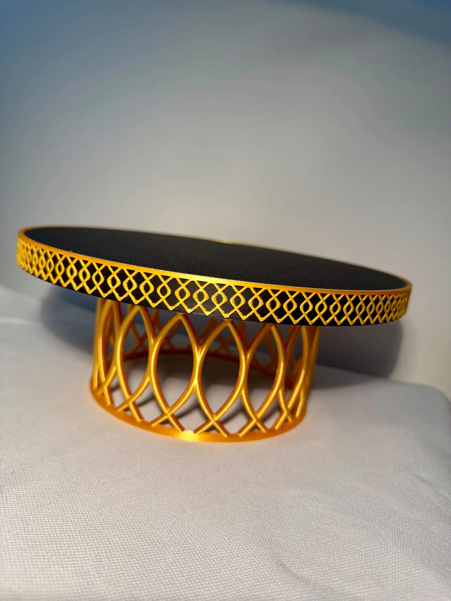Base alta para Bolos Luxury com Aro Rendilhado – Dourado e Preto 2