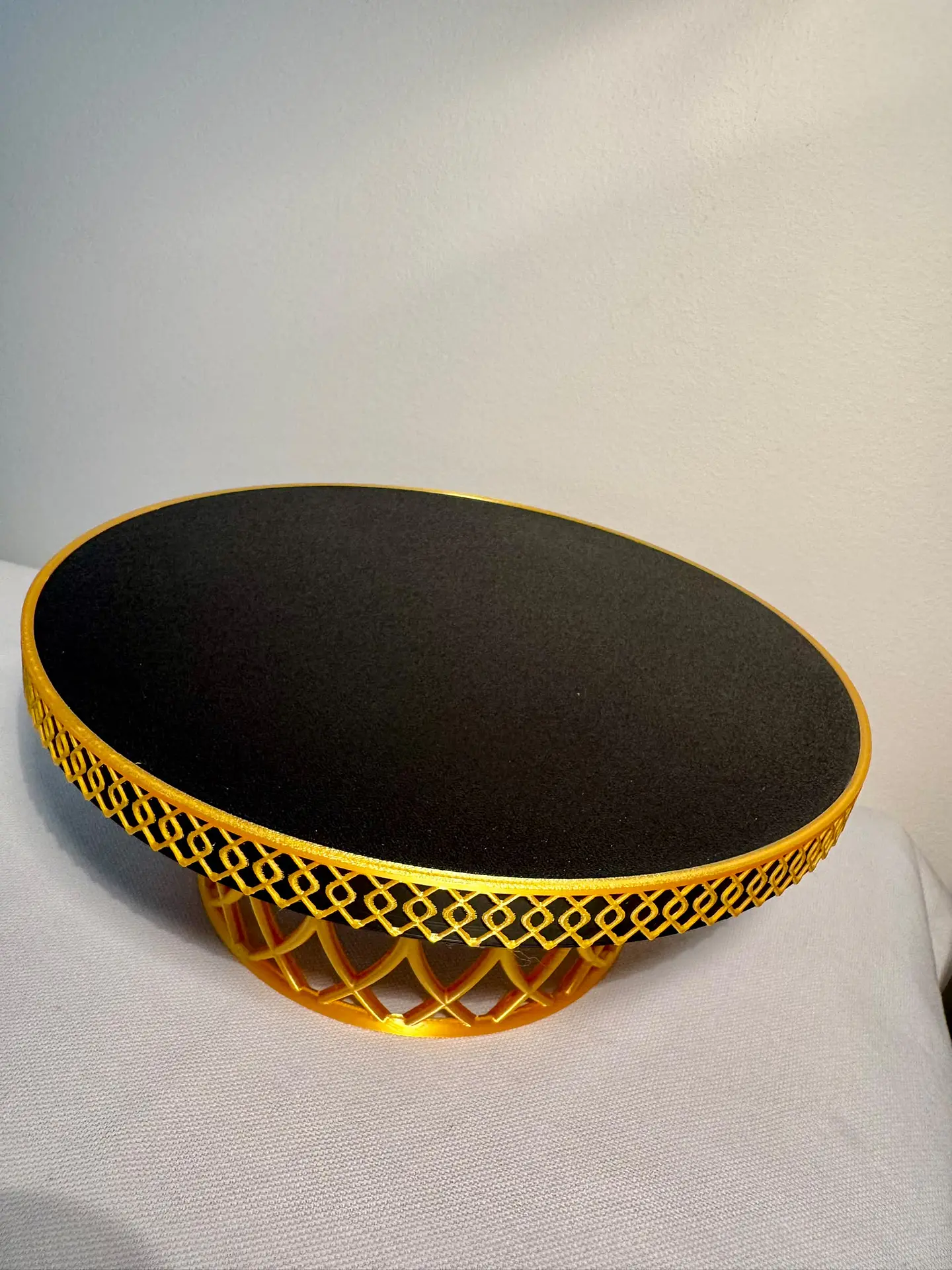 Base alta para Bolos Luxury com Aro Rendilhado – Dourado e Preto 4