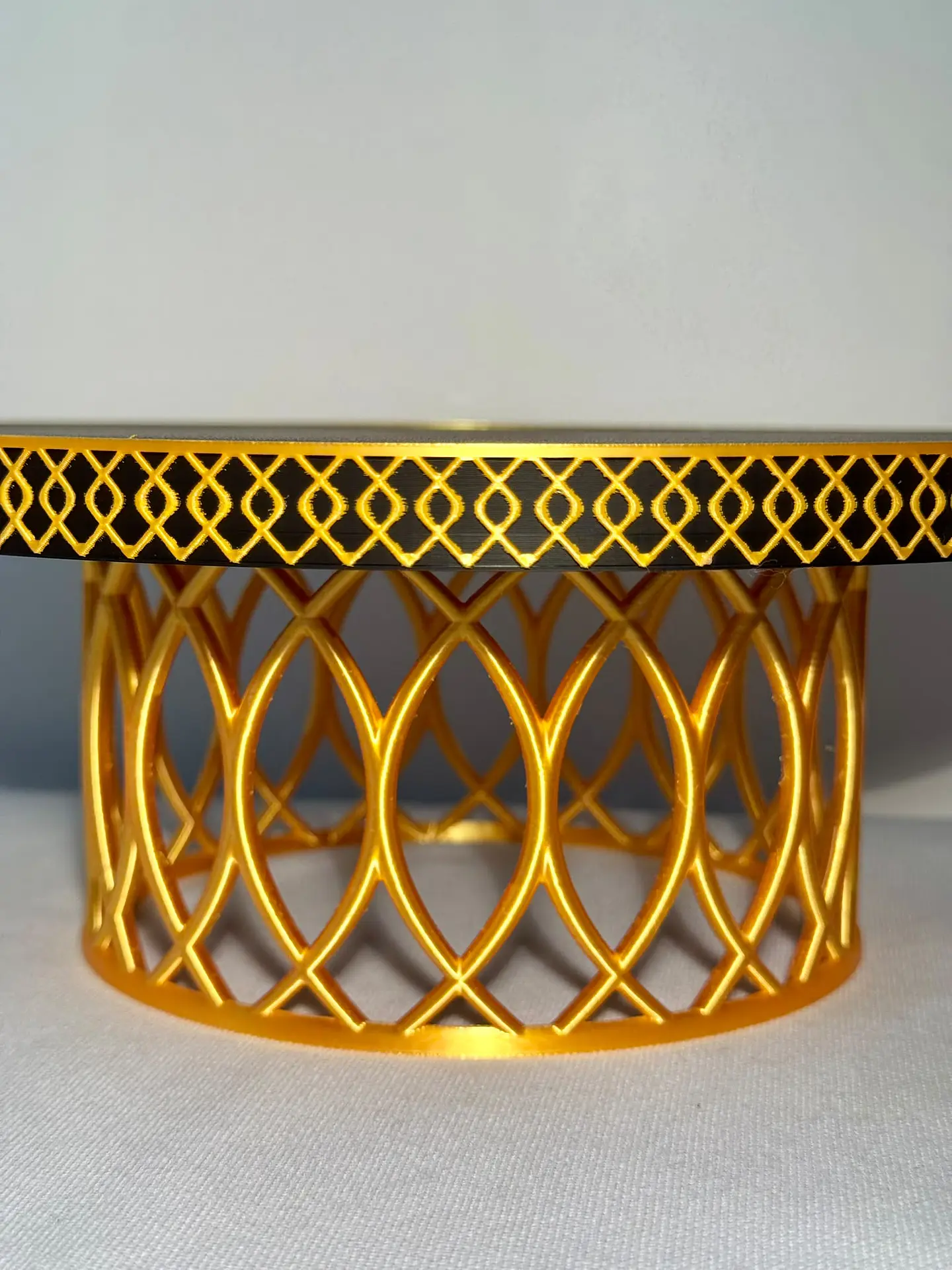 Base alta para Bolos Luxury com Aro Rendilhado – Dourado e Preto 7