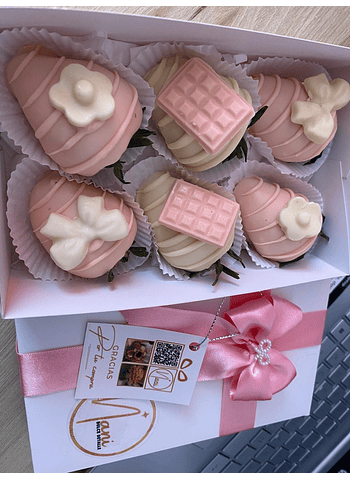 Caja de 6 fresas con chocolate