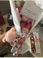 Combo Ramo de rosa con mini peluche más caja de fresas con chocolate 