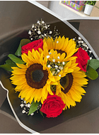 Ramo económico  Surtido 3 girasoles  3 rosas 3 estrella de Belem o astromelias