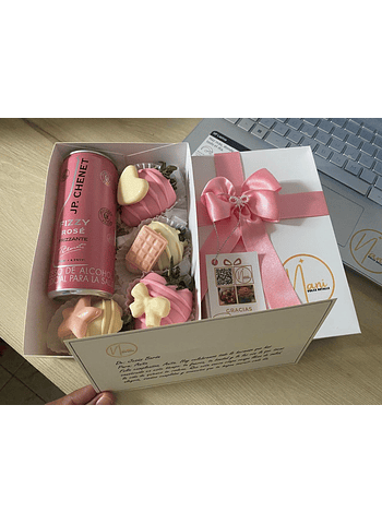 Caja de fresas con chocolate más  JP. Chenet