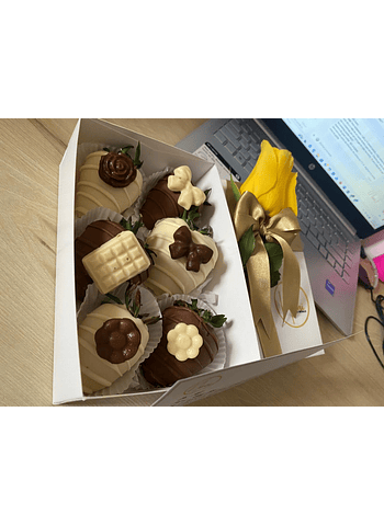Caja de 6 fresas con chocolate 