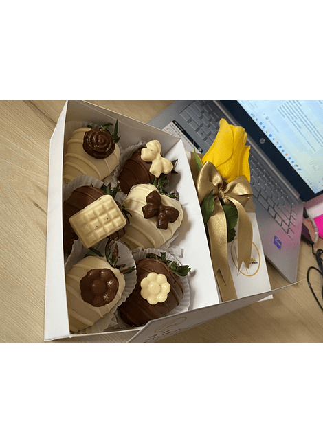 Caja de 6 fresas con chocolate 