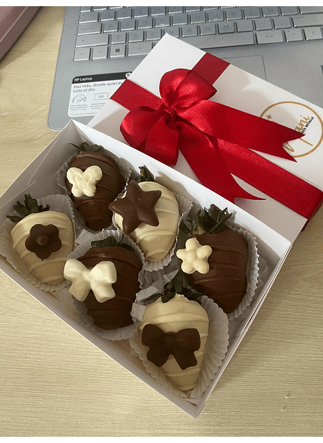 Caja de 6 fresas con chocolate 