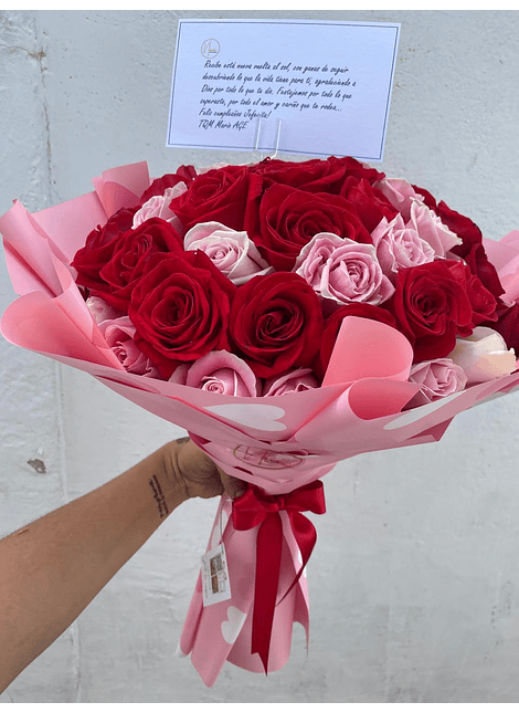 Buchón de rosas rosas con rosadas  48 /50 rosas 
