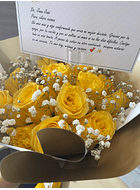 Ramo de 12 rosas decoradas con gipsophilia