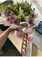 Combo Ramo de rosa más caja de fresas con chocolate 