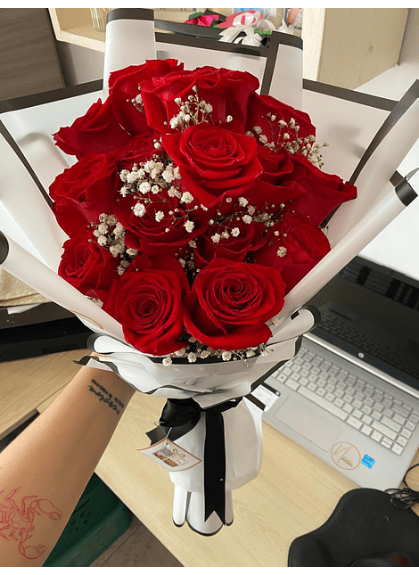 Ramo london Rosas rosas decorado con gypso y papel coreano 