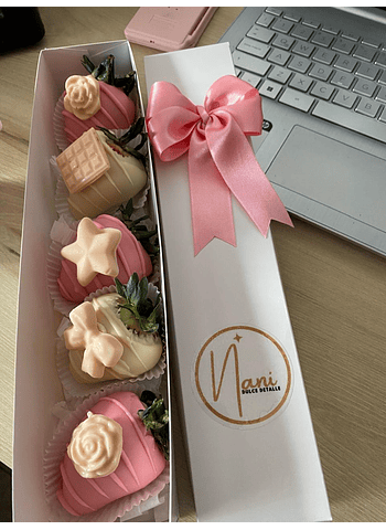 Caja de 5 fresas con chocolate 