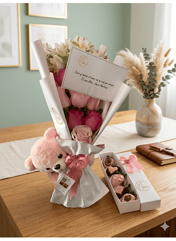 Combo Ramo de rosa con mini peluche más caja de fresas con chocolate 