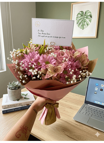 Ramos de flores surtidos margaritas rosas astromelias gipsófila