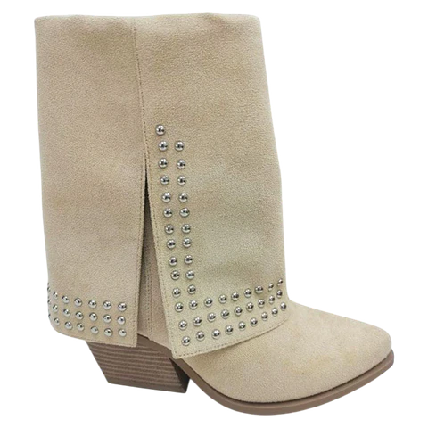 Botín 2406 beige gamuza tachas