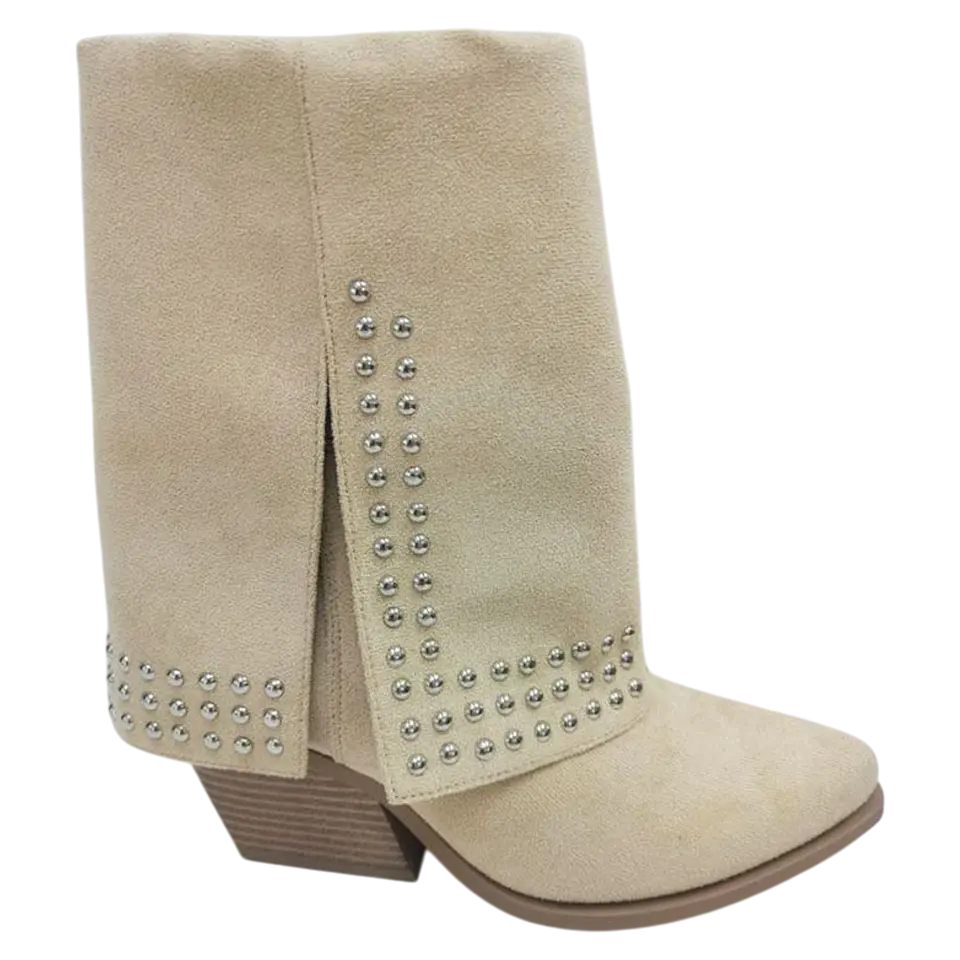 Botín 2406 beige gamuza tachas 1