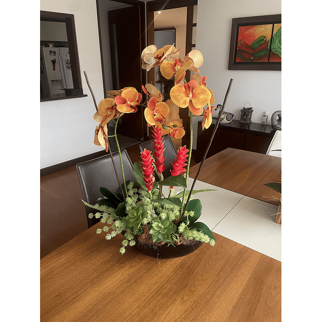 Arreglo con Orquídeas y flores exóticas 