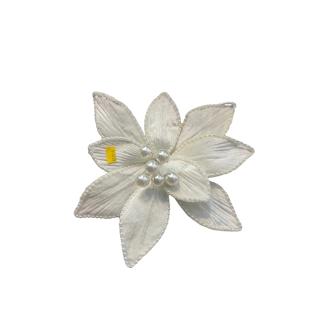 Flor navideña beige con adorno perlado