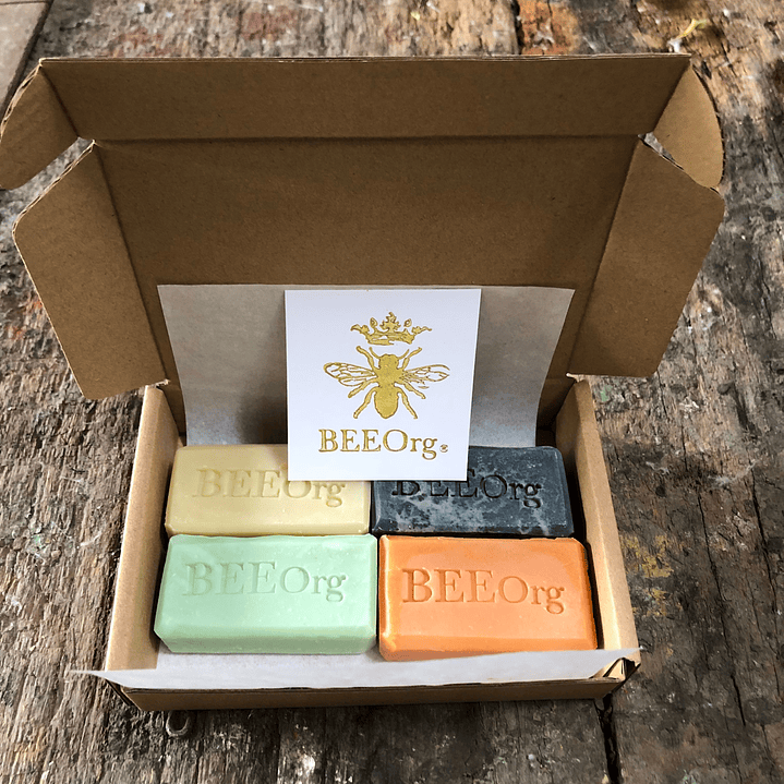 Caja con 4 jaboncitos 1