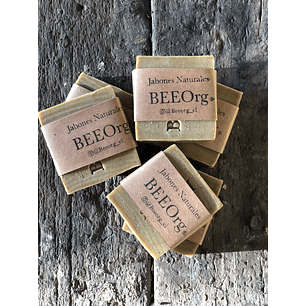 Jabón natural de moringa y aceite esencial de verbena